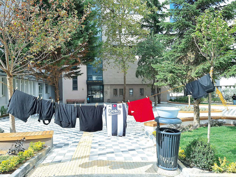 Leğende çamaşır yıkama eylemi - Resim : 1