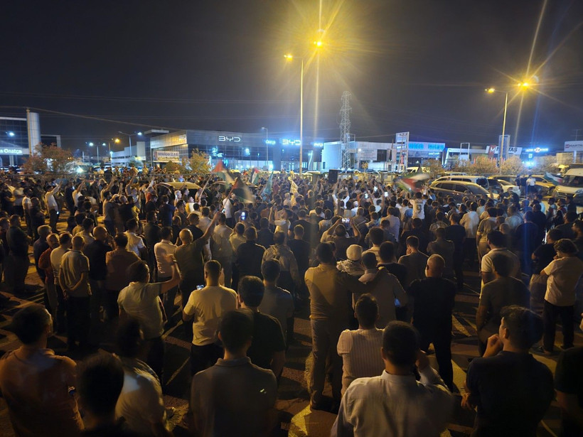 Adana'da ABD konsolosluğuna taşlı saldırı - Resim: 3