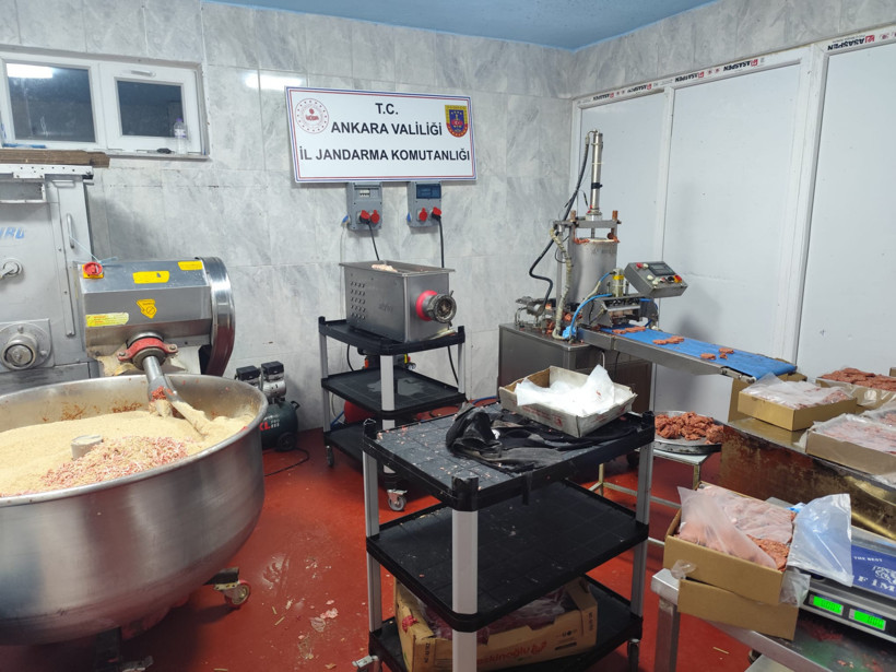 Soframıza gelecekti: 17 ton bozuk et ele geçirildi - Resim : 1