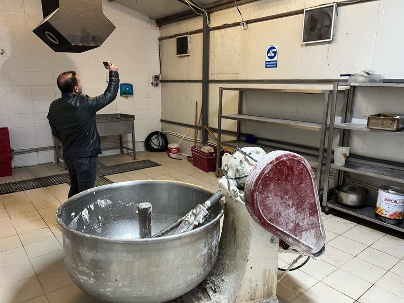 Ekmek fabrikasına gece yarısı fare baskını - Resim : 1