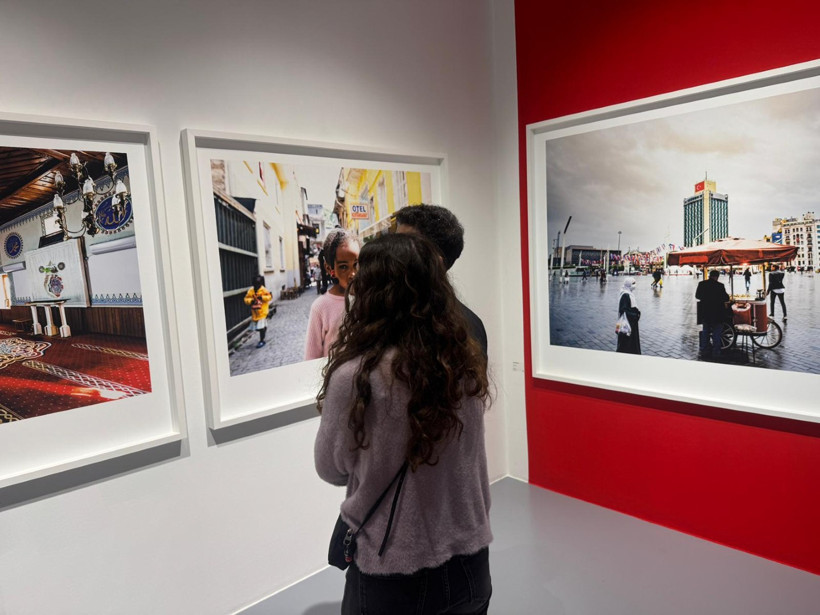 Zeki Demirkubuz, yeni sergisindeki fotoğraflarla yalnızlığını izini sürüyor - Resim : 2