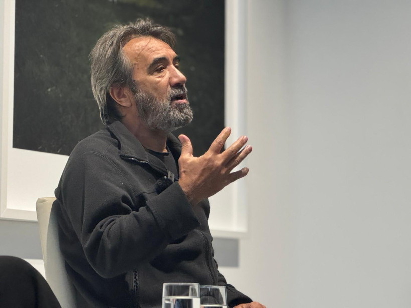 Zeki Demirkubuz, yeni sergisindeki fotoğraflarla yalnızlığını izini sürüyor - Resim : 3