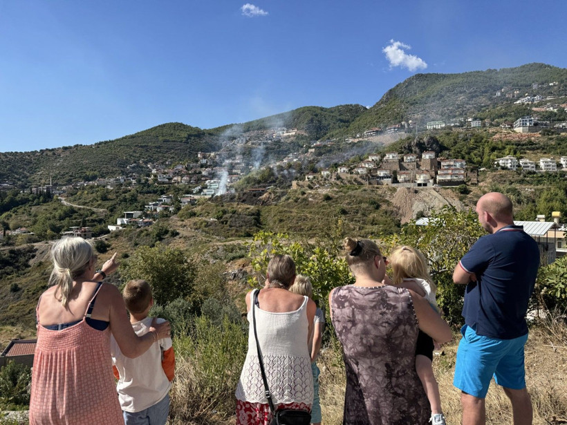 Alevler villalara dayandı - Resim: 7