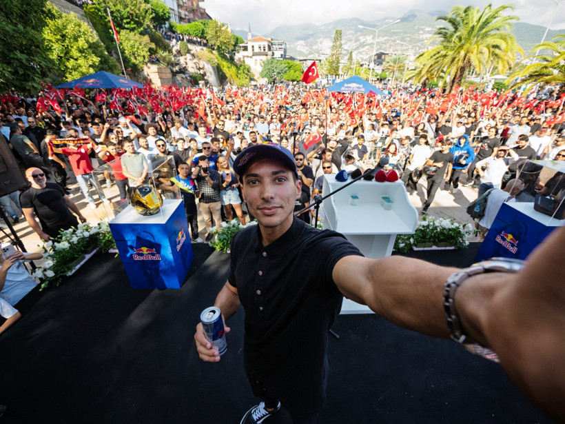 Toprak Razgatlıoğlu'na memleketinde - Resim : 1