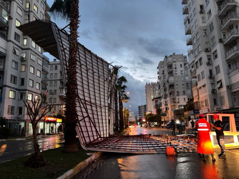 Antalya'da sağanak ve dolu hayatı felç etti - Resim: 14