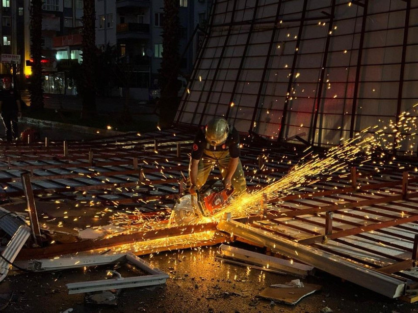 Antalya'da sağanak ve dolu hayatı felç etti - Resim: 17