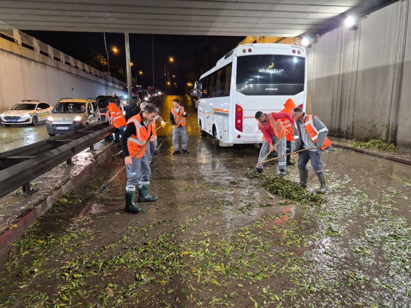 Antalya'da sağanak ve dolu hayatı felç etti - Resim: 21