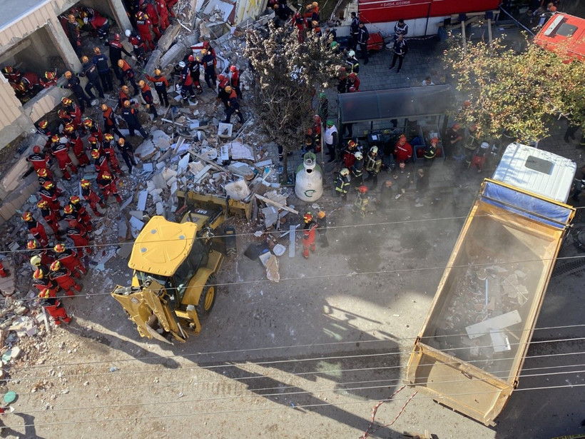 Gebze'de çöken bina havadan görüntülendi - Resim: 11