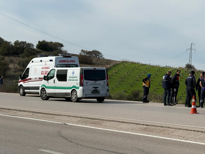 Saman yüklü TIR kabinini ezdi: Sürücü kurtarılamadı - Resim : 1