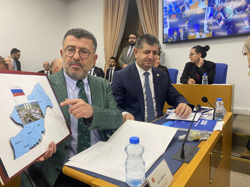 Enerji Bakanı 'Tüp boş' eleştirisini tiye aldı: Evet, doğal gaz kullanılıyor - Resim : 1