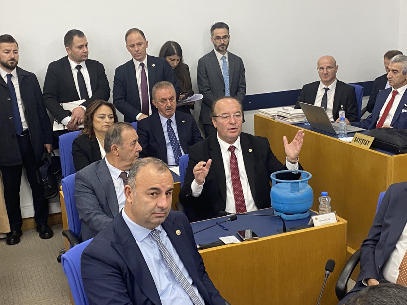 Enerji Bakanı 'Tüp boş' eleştirisini tiye aldı: Evet, doğal gaz kullanılıyor - Resim : 2