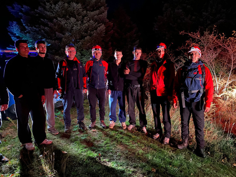 Uludağ eteklerinde 4 genç kayboldu, ekipler alarma geçti - Resim : 1