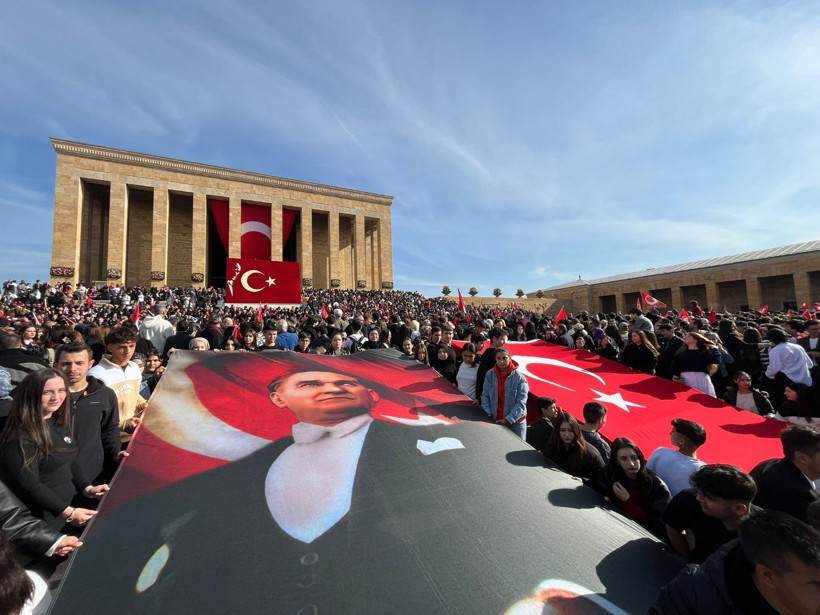 Halk Ata'sına koştu: Anıtkabir'e ziyaretçi akını - Resim: 1