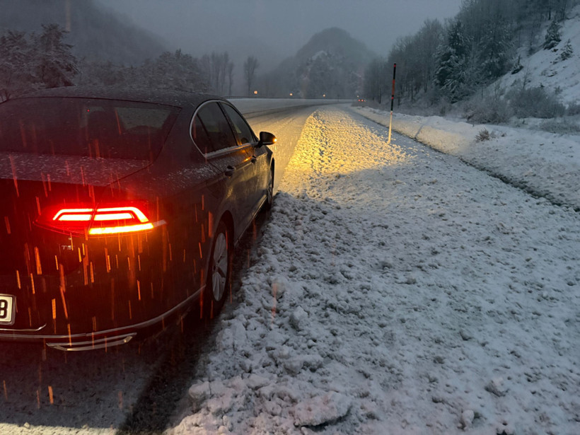 Kar etkisini artırdı, kara yolları trafiğe kapatıldı - Resim : 2