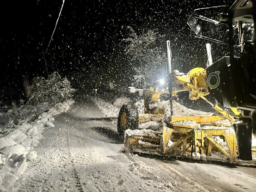 Kar etkisini artırdı, kara yolları trafiğe kapatıldı - Resim : 1