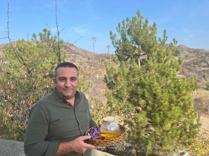 Denemek için ekti, dünyanın en pahalı baharatını yetiştirdi - Resim : 2