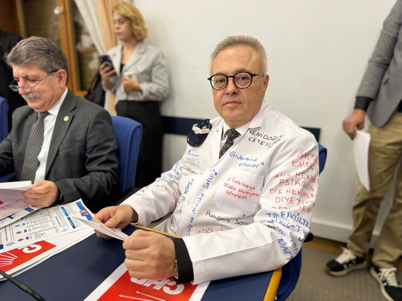 Komisyon gerildi: CHP'li vekil rulo açtı, Bakan arkasına bile bakmadı - Resim : 1