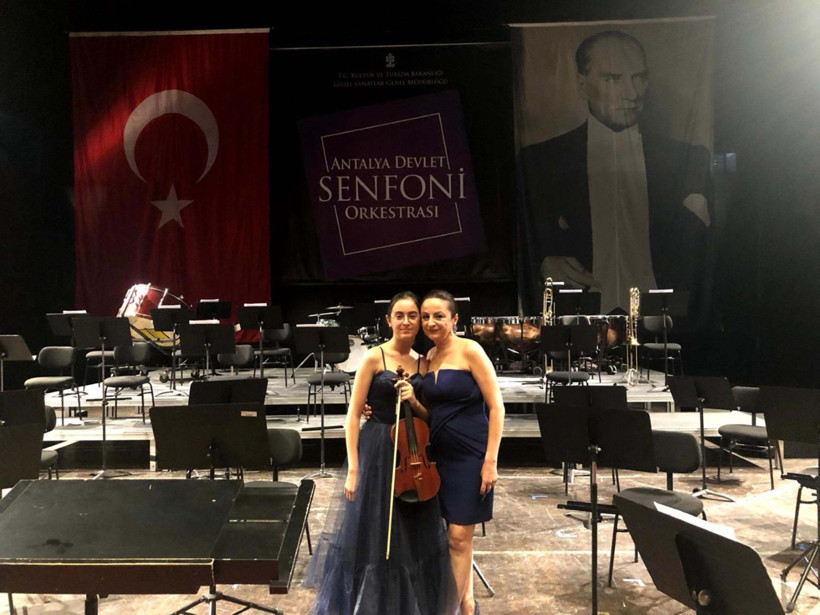 Kazada ölen keman sanatçısı Laçin'in ailesi, kızları adına vakıf kuracak - Resim : 1