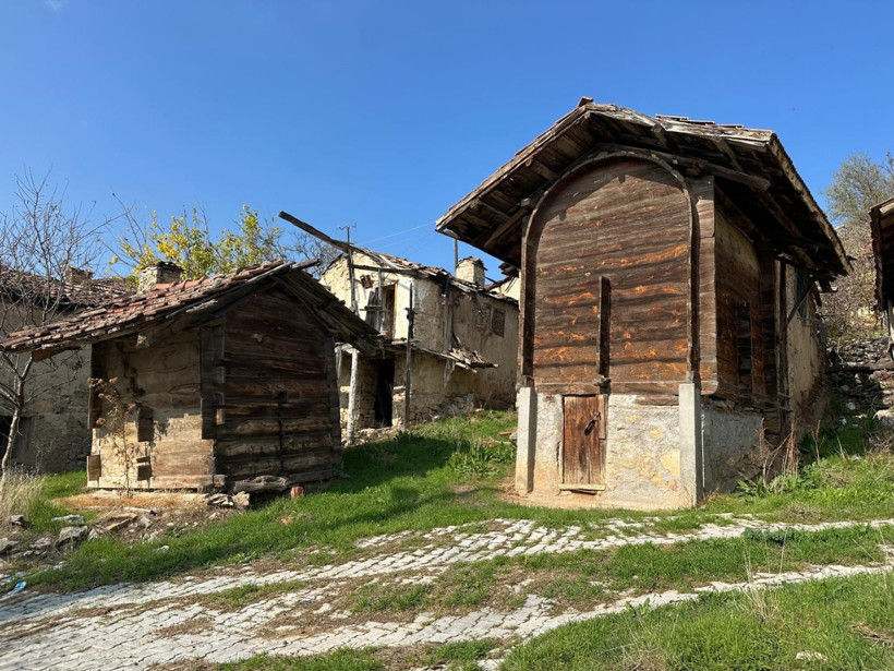 450 yıllık yerde hayat durdu: Nüfus 4'e düştü, hayalet köye dönüştü - Resim : 2