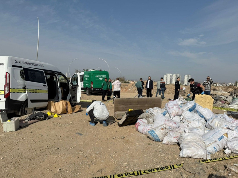 Çekyatın içinden ceset çıktı: Tuzlayıp halıya sarmışlar - Resim: 6