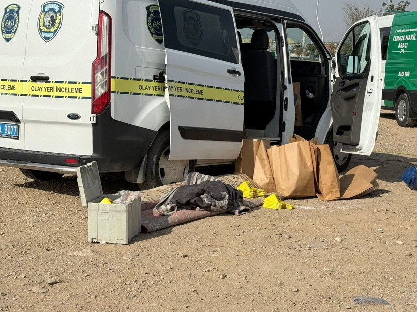 Çekyatın içinden ceset çıktı: Tuzlayıp halıya sarmışlar - Resim: 7