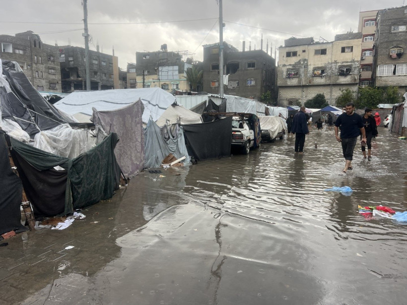 Dram üstüne dram: Çadırlar sular altında kaldı - Resim: 6