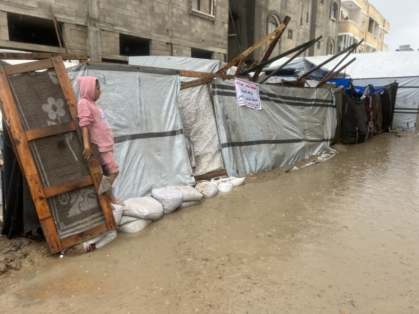 Dram üstüne dram: Çadırlar sular altında kaldı - Resim: 7