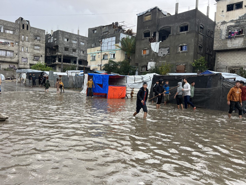 Dram üstüne dram: Çadırlar sular altında kaldı - Resim: 9