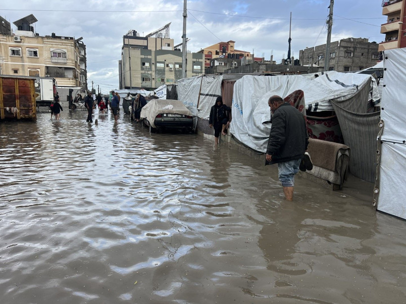 Dram üstüne dram: Çadırlar sular altında kaldı - Resim: 10