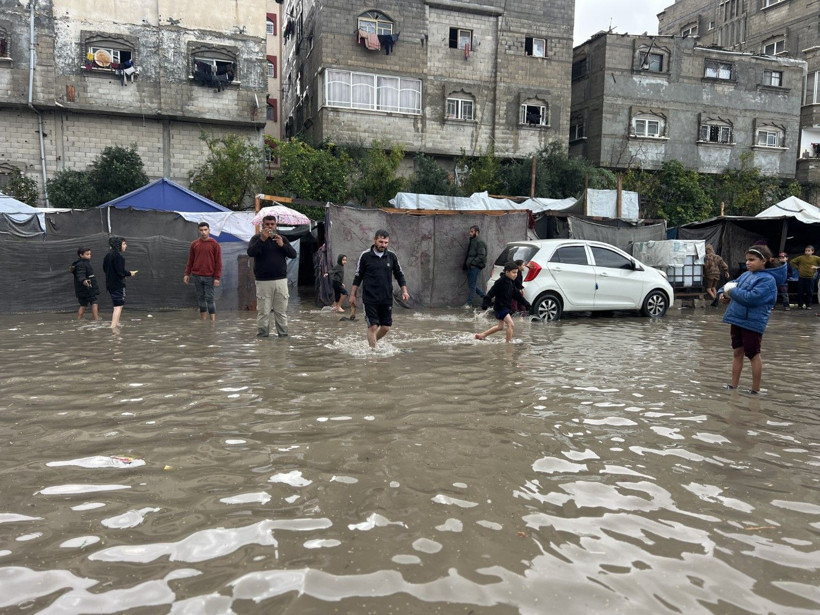Dram üstüne dram: Çadırlar sular altında kaldı - Resim: 12