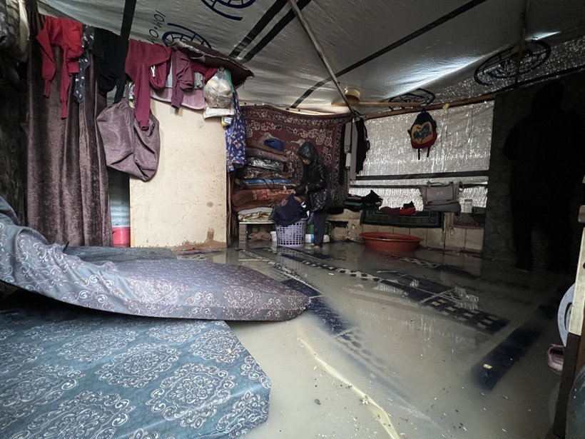 Dram üstüne dram: Çadırlar sular altında kaldı - Resim: 17