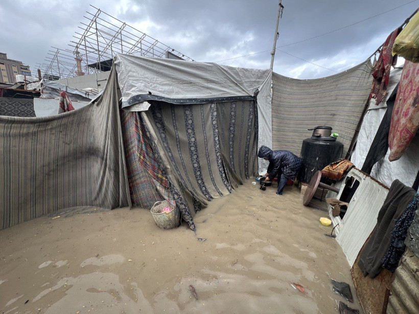 Dram üstüne dram: Çadırlar sular altında kaldı - Resim: 19