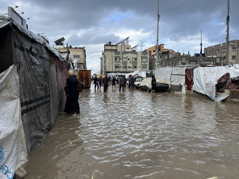 Dram üstüne dram: Çadırlar sular altında kaldı - Resim: 21