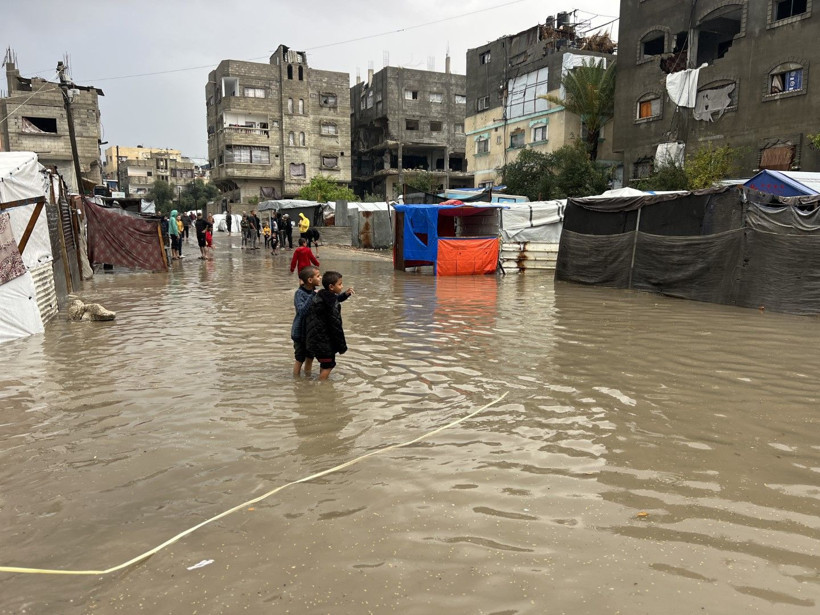 Dram üstüne dram: Çadırlar sular altında kaldı - Resim: 22