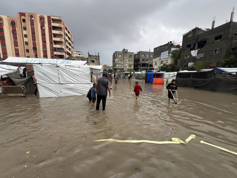 Dram üstüne dram: Çadırlar sular altında kaldı - Resim: 24