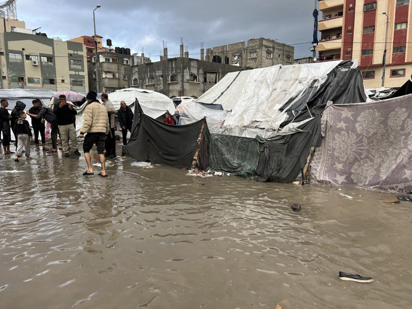 Dram üstüne dram: Çadırlar sular altında kaldı - Resim: 28