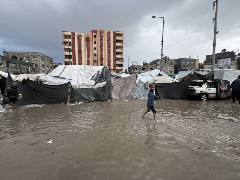 Dram üstüne dram: Çadırlar sular altında kaldı - Resim: 29