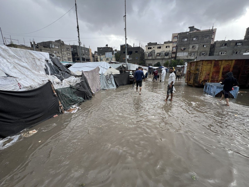 Dram üstüne dram: Çadırlar sular altında kaldı - Resim: 30