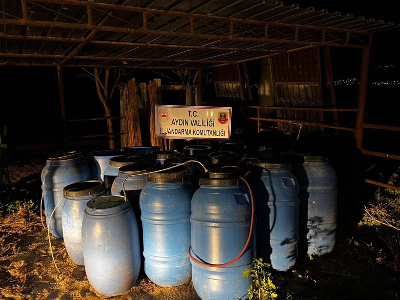 Yılbaşı öncesi piyasaya sürülecekti: 6 ton sahte şarap yakalandı - Resim : 2
