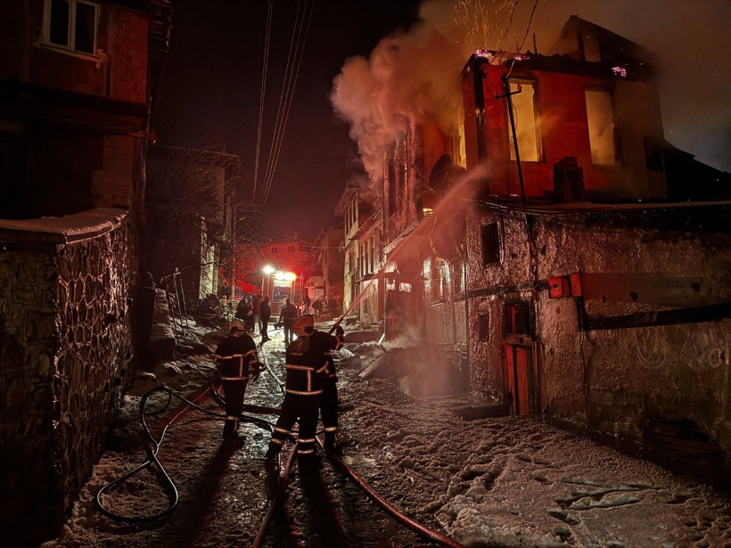 Tarihi konak kül oldu - Resim: 7