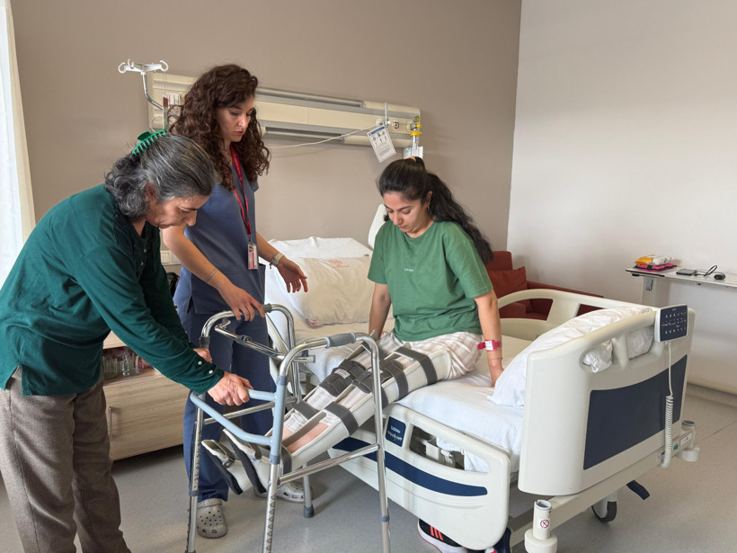 Depremde omuriliği zedelenmişti: Cansu 3 yıl sonra yeniden ayağa kalktı - Resim : 1