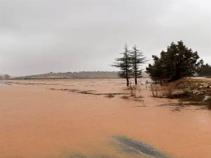 Meteoroloji "sarı kod" ile uyarmıştı: Doğu Akdeniz'i şiddetli yağmur vurdu! - Resim : 4