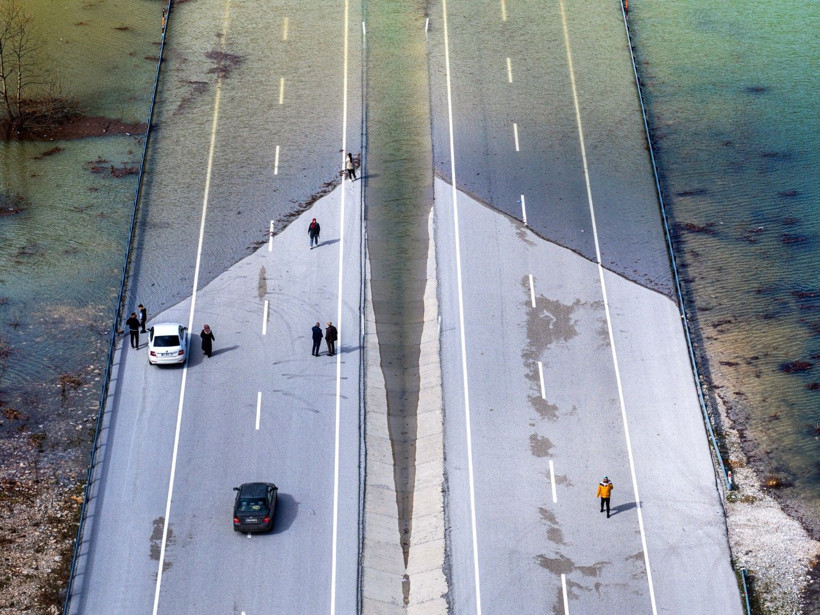 İki şehri birbirine bağlıyordu: Karayolu su yolu oldu - Resim: 5
