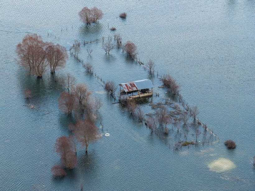İki şehri birbirine bağlıyordu: Karayolu su yolu oldu - Resim: 19