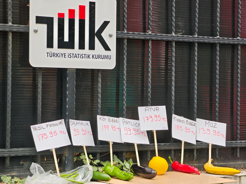 Memurlardan T&Uuml;İK'e enflasyon protestosu - Resim : 1