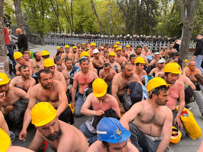 Açlık grevindeki madencilere polis müdahalesi - Resim: 13