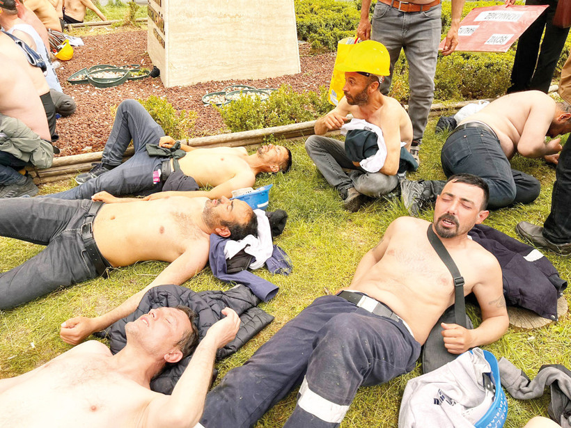 Madencilere polis barikatı - Resim : 4