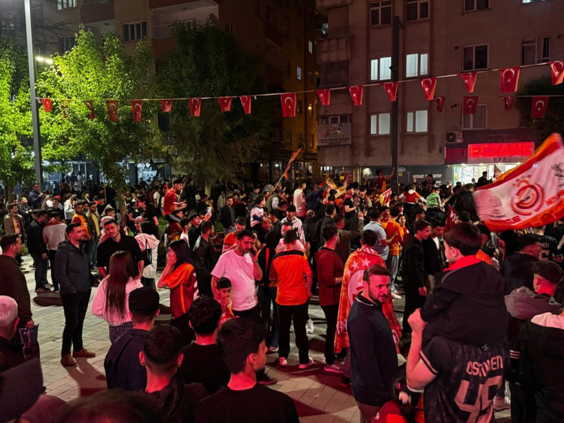 Galatasaraylılar, yurdun ve dünyanın dört bir yanında şampiyonluk kutladı - Resim: 24