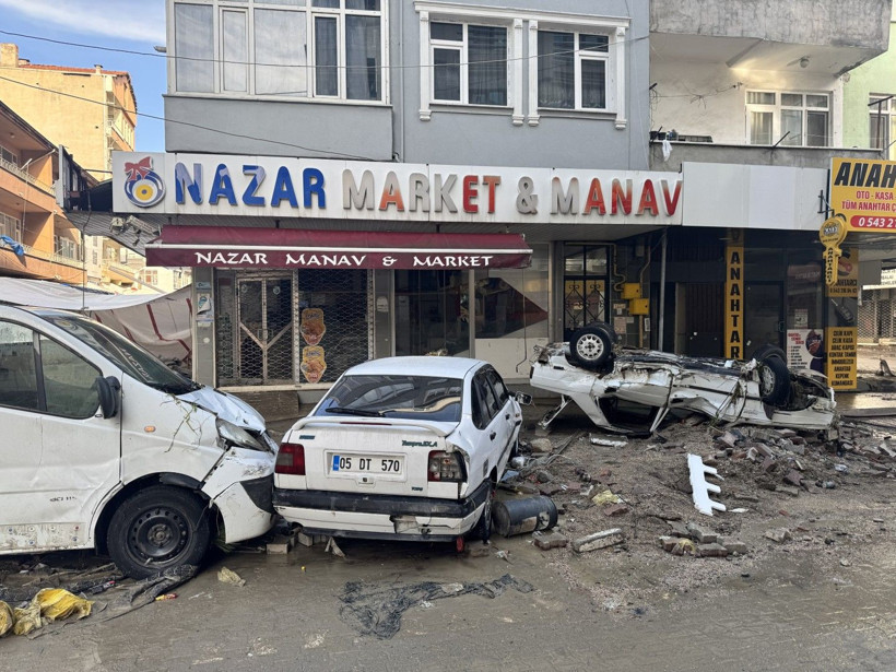 Dereler taştı, sel bir ilçeyi yuttu - Resim: 7