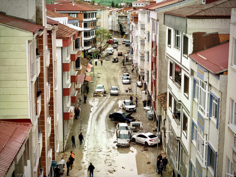 Dereler taştı, sel bir ilçeyi yuttu - Resim: 21